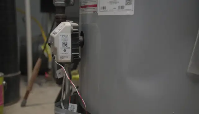 Gas control valve on a tank water heater